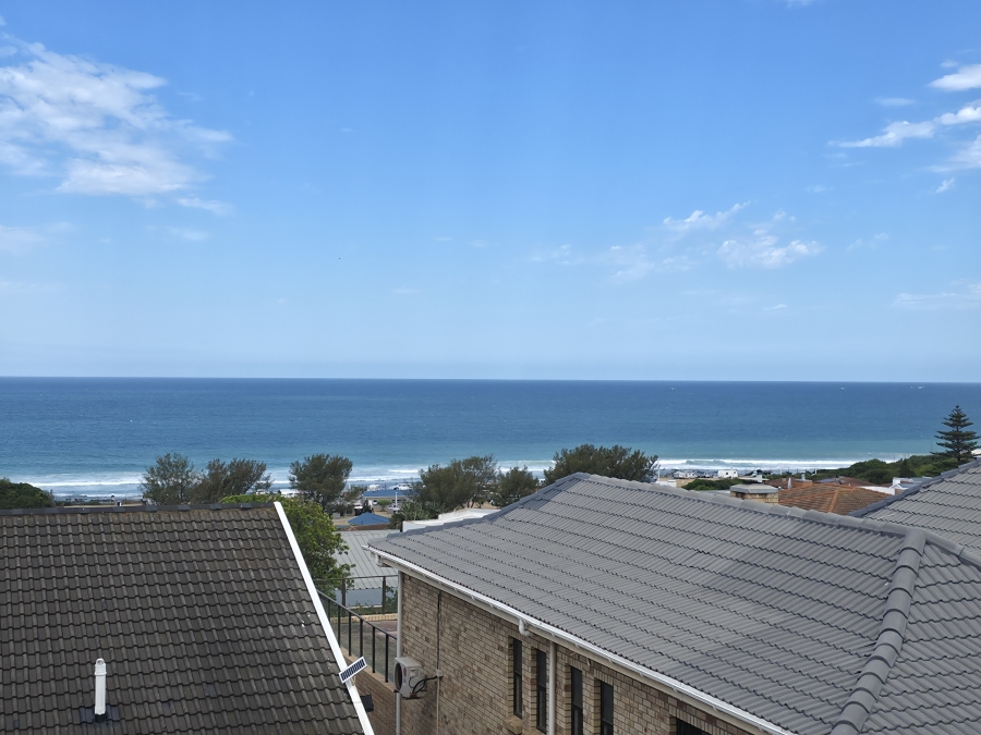 6 Bedroom Property for Sale in Jeffreys Bay Central Eastern Cape